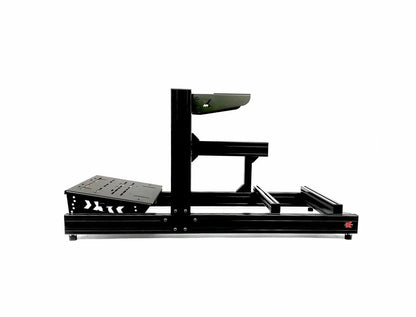 SimXPro R80 GT simracing cockpit med sort stålramme og justerbare funktioner for realistisk racingoplevelse.