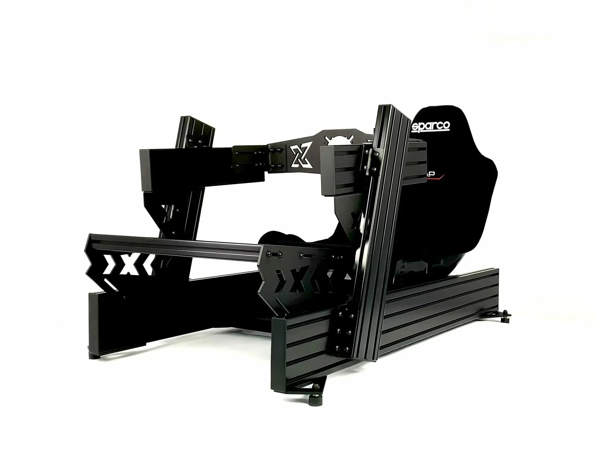 SimXPro XFR Formel racersimulator cockpit med sort stel og justerbare funktioner, designet til racingoplevelser hjemme.
