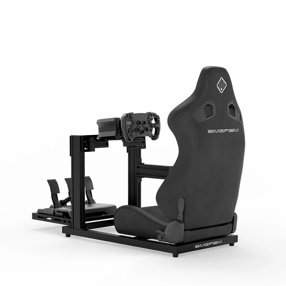 SIMGASM Hobby cockpit i sort med Core Recline-sæde og MOZA-udstyr, set skråt bagfra