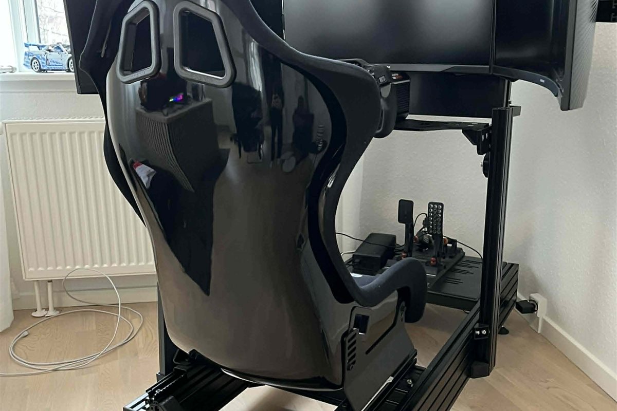 Motorsport-grade simulator